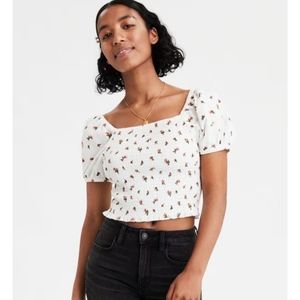(30)AEO White Smocked Puff Sleeve Floral Crop Top Size-Large (EUC)